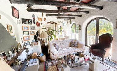 Casa en venta de 4 dorm. en Lo Barnechea