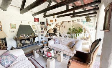 Casa en venta de 4 dorm. en Lo Barnechea