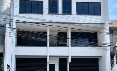 Locales comerciales en renta en San Jerónimo frente a Puerta del Sol