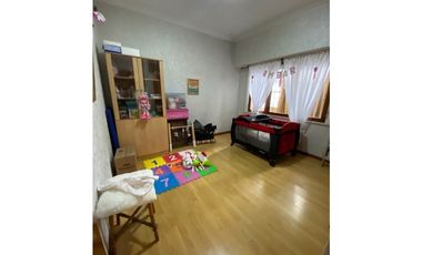 Chalet 3 ambientes. Garage. Zona Chauvín.