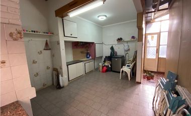 Chalet 3 ambientes. Garage. Zona Chauvín.