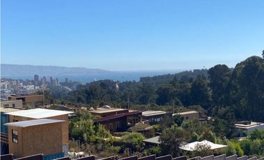 Amplio Terreno en Seguro condominio, Los Pinos