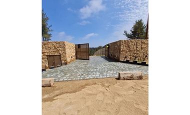 Amplio Terreno en Seguro condominio, Los Pinos