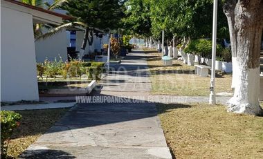 Se Vende Casa de Playa Tipo Townhouse en Punta Chame