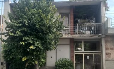 Casa para 2 Familias en venta en Avellaneda Este