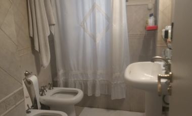 Casa para 2 Familias en venta en Avellaneda Este