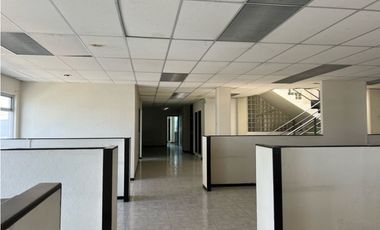 Venta o Renta Edificio de 4 Pisos Frente a Plaza de Toros Pachuca