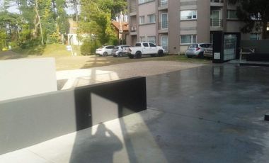 En Pinamar | Local a estrenar sobre Av. Bunge - A1-