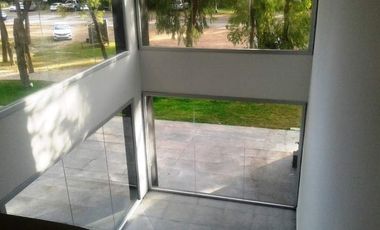 En Pinamar | Local a estrenar sobre Av. Bunge - A1-