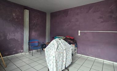 Casa en venta de 3 recámaras sobre avenida céntrica en Colima !