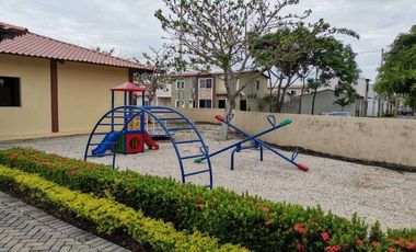 Casa de venta en la Urbanización Durán City, 4 dormitorios, de estreno.