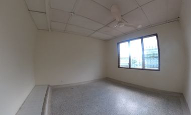 COD. 296-AHO - SE ARRIENDA CASA COMERCIAL - BARRIO: SAN CARLOS