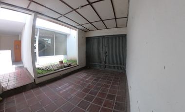 COD. 296-AHO - SE ARRIENDA CASA COMERCIAL - BARRIO: SAN CARLOS