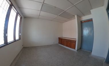 COD. 296-AHO - SE ARRIENDA CASA COMERCIAL - BARRIO: SAN CARLOS