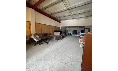 Condado del Rey/ Local $2,314/Alquiler