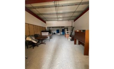 Condado del Rey/ Local $2,314/Alquiler