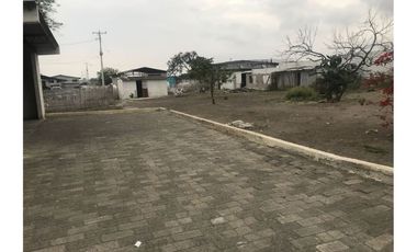 Bodega con terreno de venta en zona sur  Montecristi
