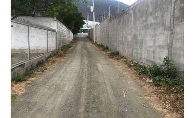 Bodega con terreno de venta en zona sur  Montecristi