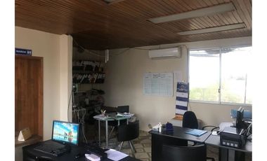 Bodega con terreno de venta en zona sur  Montecristi