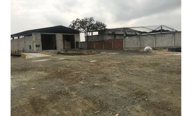 Bodega con terreno de venta en zona sur  Montecristi
