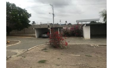 Bodega con terreno de venta en zona sur  Montecristi