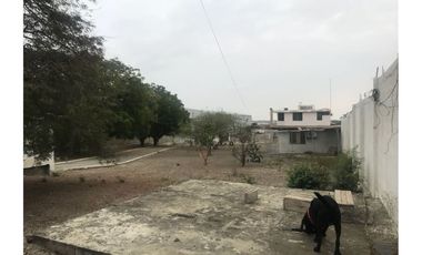 Bodega con terreno de venta en zona sur  Montecristi