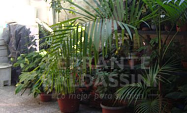 BURZACO - Casa + Duplex nuevo! Ideal 2 Familias! Detalles de categoría. Oportunidad para ver! Muy buena construcción. 2 de Abril esquina Martín Fierro