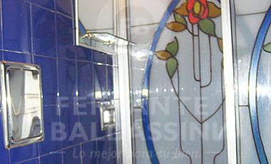 BURZACO - Casa + Duplex nuevo! Ideal 2 Familias! Detalles de categoría. Oportunidad para ver! Muy buena construcción. 2 de Abril esquina Martín Fierro