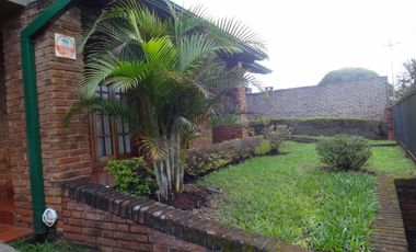 GUIDEK - STASIUK PROPIEDADES VENDE EXCELENTE CASA EN MUY BUENA UBICACION