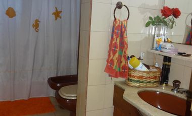 GUIDEK - STASIUK PROPIEDADES VENDE EXCELENTE CASA EN MUY BUENA UBICACION