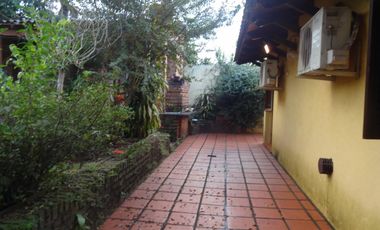 GUIDEK - STASIUK PROPIEDADES VENDE EXCELENTE CASA EN MUY BUENA UBICACION