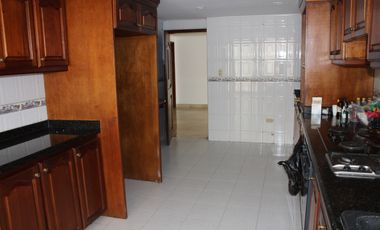 apartamento en venta en cristales. Cod V11351