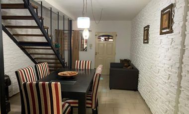 VENTA - Dúplex 2 Dormitorios con Cochera en Barrio Azcuénaga