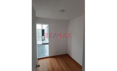 ¡Vive En San Miguel! Dpto. De 3 Dorms Con Balcón, Gas Natural Y Cochera