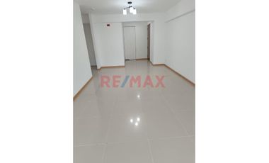 ¡Vive En San Miguel! Dpto. De 3 Dorms Con Balcón, Gas Natural Y Cochera