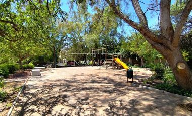 Casa en venta de 4 dorm. en Colina