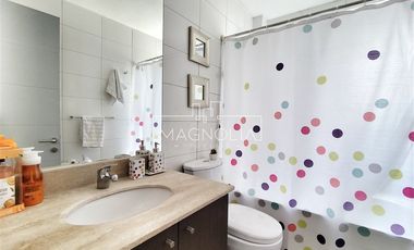 Casa en venta de 4 dorm. en Colina