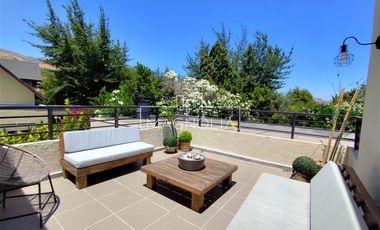 Casa en venta de 4 dorm. en Colina