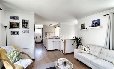 Casa en venta de 4 dorm. en Colina