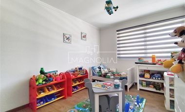 Casa en venta de 4 dorm. en Colina