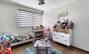 Casa en venta de 4 dorm. en Colina