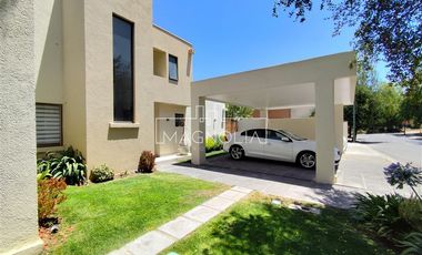 Casa en venta de 4 dorm. en Colina