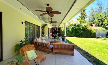 Casa en venta de 4 dorm. en Colina