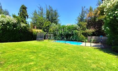 Casa en venta de 4 dorm. en Colina