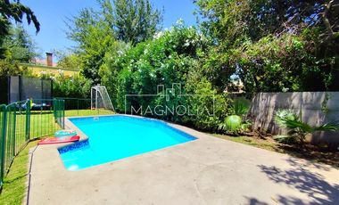 Casa en venta de 4 dorm. en Colina