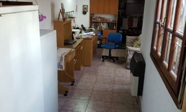 Casa PH en venta en Lanus Oeste