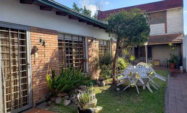Casa PH en venta en Lanus Oeste