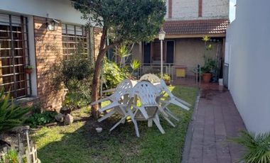 Casa PH en venta en Lanus Oeste