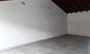 PR15300 Apartamento en arriendo sector La Cuenca
