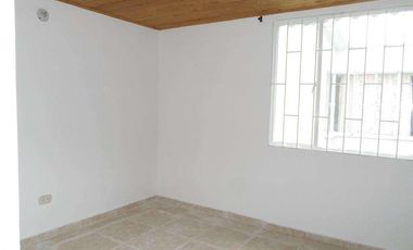 CASA CON LOCAL EN ARRIENDO URBANIZACIÓN ABIERTA SANTA CATALINA VILLAVICENCIO